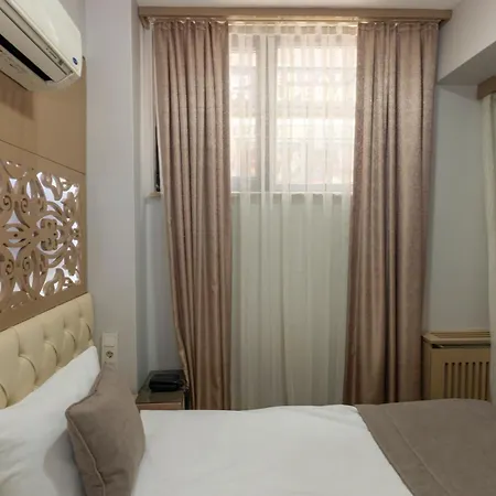 Hotel Taksim Peri 2*