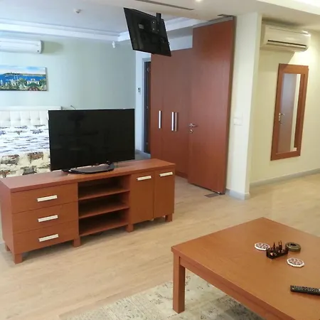 Honey House Apartment *