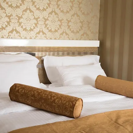 Golden Rain Old Hotell 4*