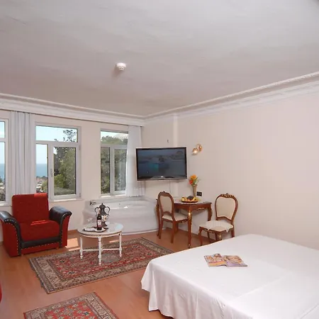 Ada Hotell 3*