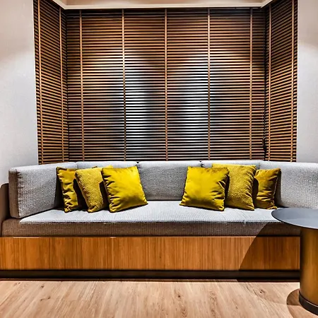 Lamartine Hotel 4*