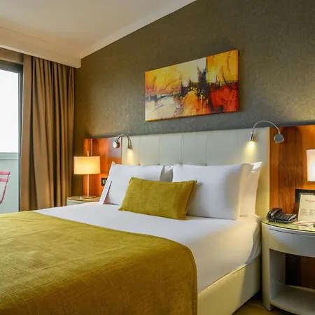 Hotel Ramada By Wyndham Grand Bazaar 4*