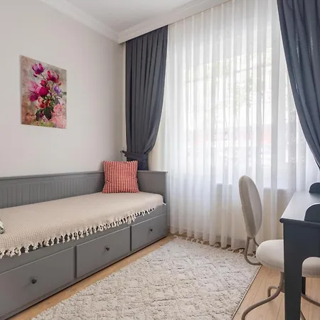 Cozy Oasis In Moda Steps To Seafront Apartment Istanbul