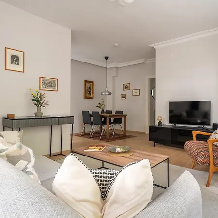 Cozy Oasis In Moda Steps To Seafront Apartment *