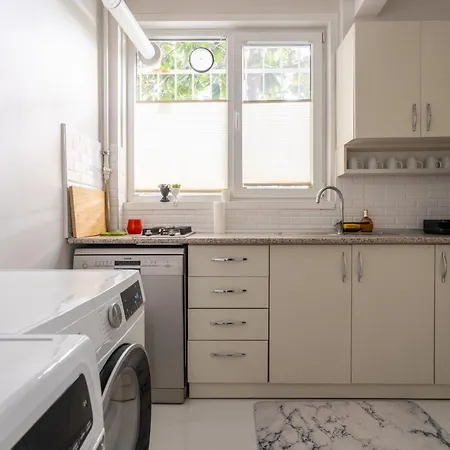 Apartment Cozy Oasis In Moda Steps To Seafront Istanbul