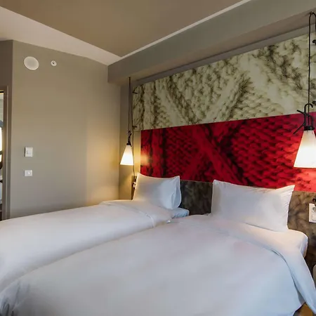 Hotel Ibis West 3*