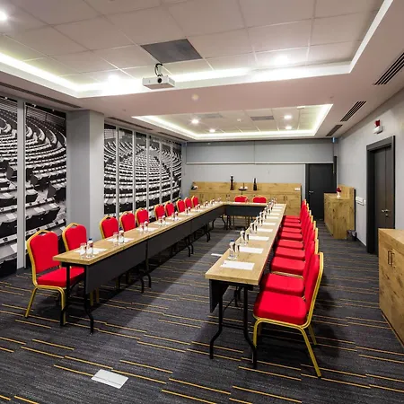 Ibis West Hotel 3*
