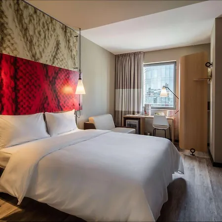 Ibis West 3*