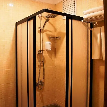 Hotel Gross *