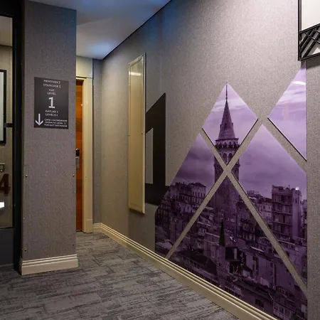 Hotel Four Points Flex By Sheraton Taksim Square 4*