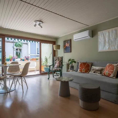 The Stylish Townhouse - Center *