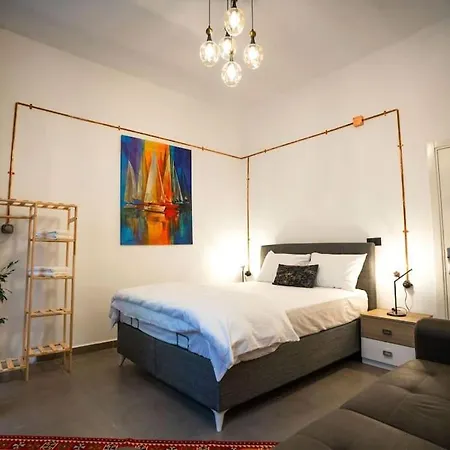 Big Historical Flat In Galata Apartment *