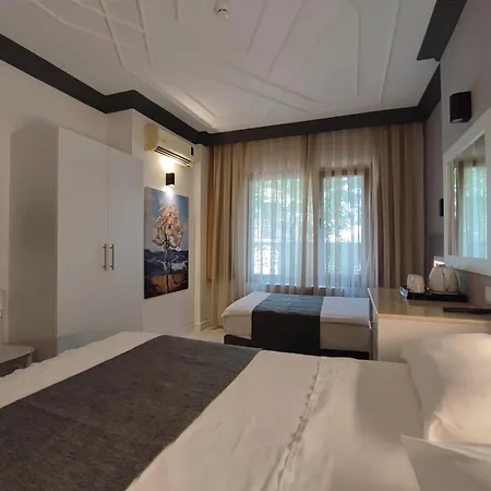 Peninsula 3*