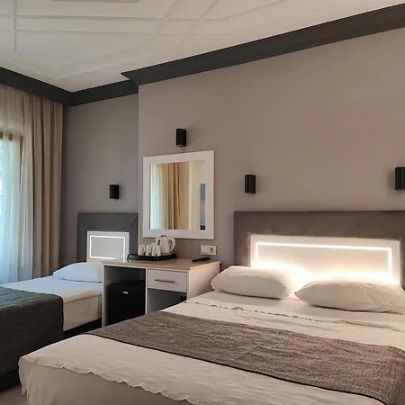 Peninsula Hotel 3*