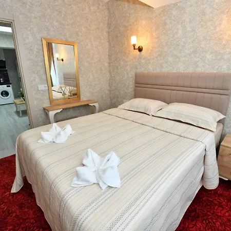 Sea Moon Hotel 2*