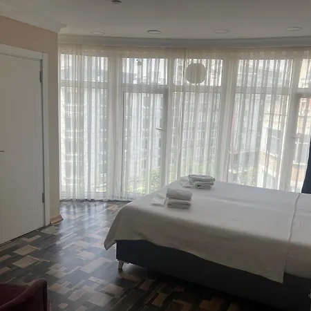 King Hotel *
