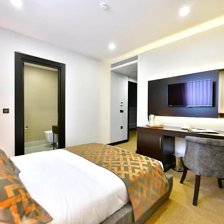 Ghan Hotel