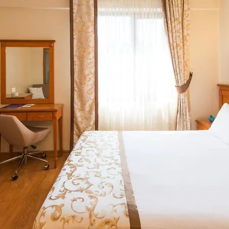 Prestige Old City 3*