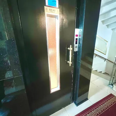Istanbulun Kral Dairesi Asansoerlue Ve 2 Klimali Apartment