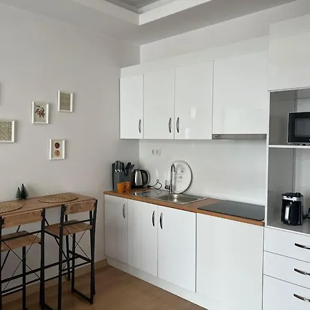 Cozy Homes 2 Well Designed Apartment *