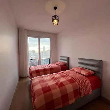 Cozy Homes 2 Well Designed Apartment