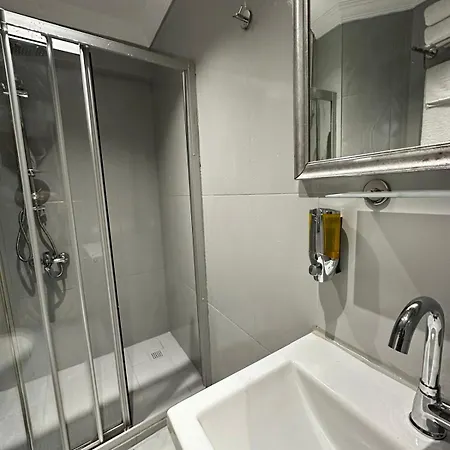 Hotel New Harbiye 2*