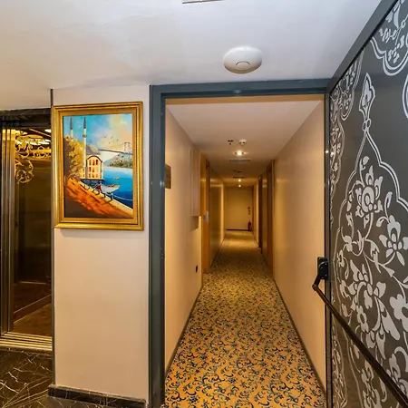 Hotel Pera Tulip & 4*