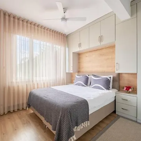 Luxury With Bosphorus View In Sariyer! Apartment *