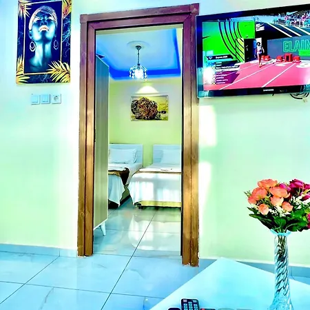 Apartment Istanbulun Kral Dairesi Asansoerlue Ve 2 Klimali