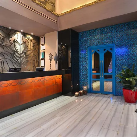 Pera Tulip & Hotel