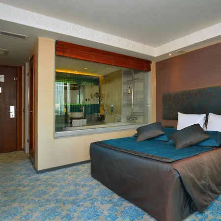 Pera Tulip & Hotel