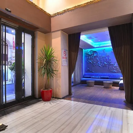 Pera Tulip & Hotel