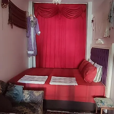 Nur Abuzer Yegin Apartment