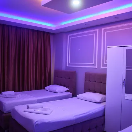 Modena Homestay *