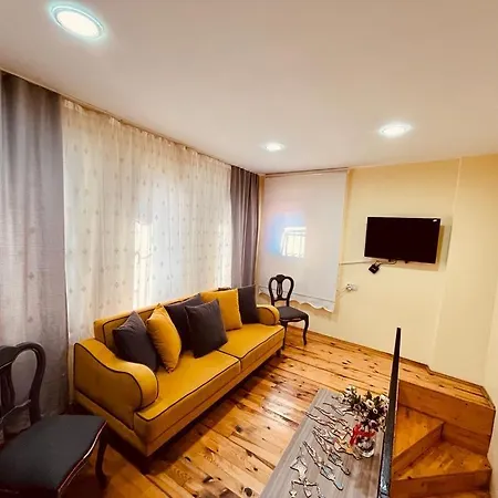 Dublex Flat In Taksim Apartment