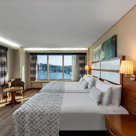 Golden Ξενοδοχείο 4*