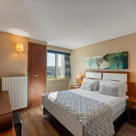 Golden City Hotel