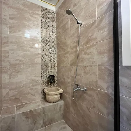 Kadikoey White House Отель