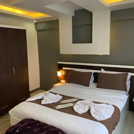 Aparthotel Sara Suit