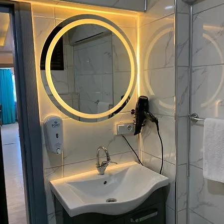 Aparthotel Sara Suit *