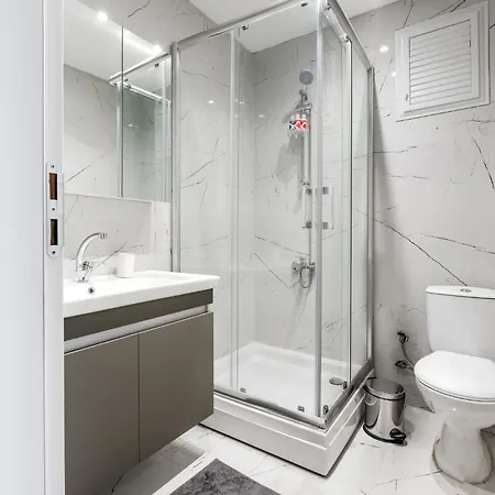 House W Garden 10 Min To Citys In Beyoglu Holiday home *