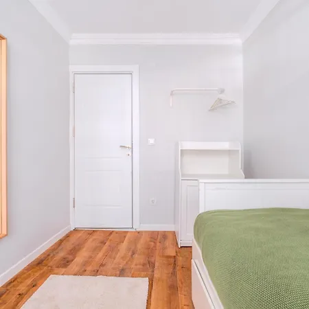 House W Garden 10 Min To Citys In Beyoglu Holiday home