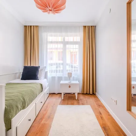House W Garden 10 Min To Citys In Beyoglu Istanbul