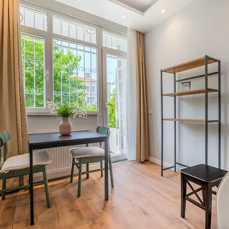 House W Garden 10 Min To Citys In Beyoglu Holiday home Istanbul