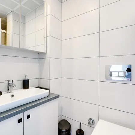Central Flat Near Metrobus And Coast In Kadikoy Apartament Stambuł