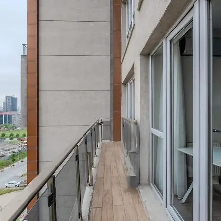 Modern Studio Flat W Balcony In Bagcilar Istanbul