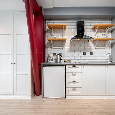 Urban Quarters - Loft Aparthotel