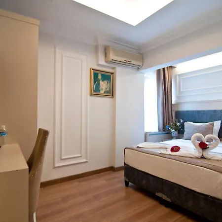 Royce Hotel