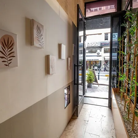 Pesa Aparthotel *