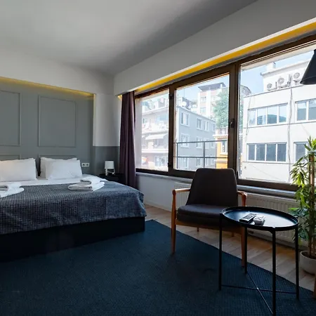 Pesa Aparthotel *